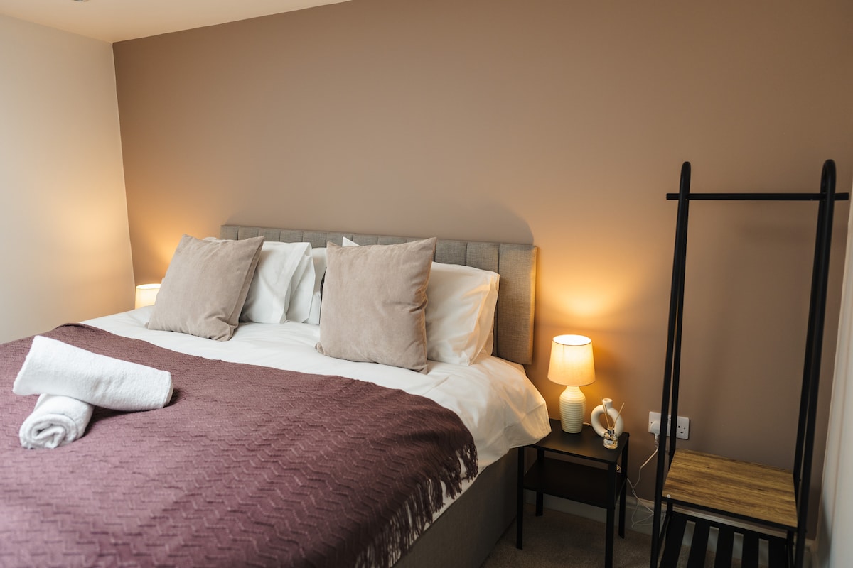 Dhoma gjumi 2, Krevat Super King + Banjo brenda