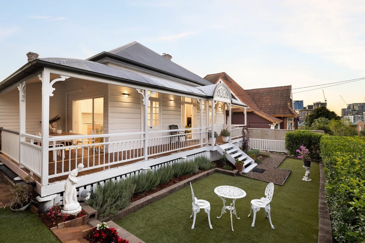 A stylish and smart plantation home on a grazing property