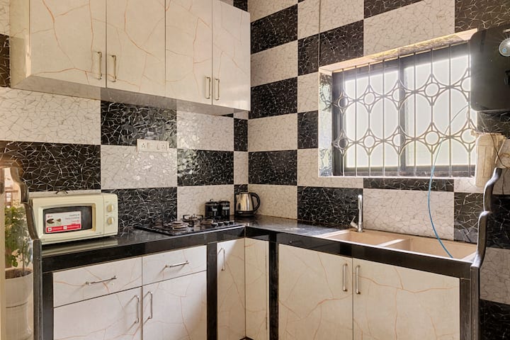 Kitchenette image 2