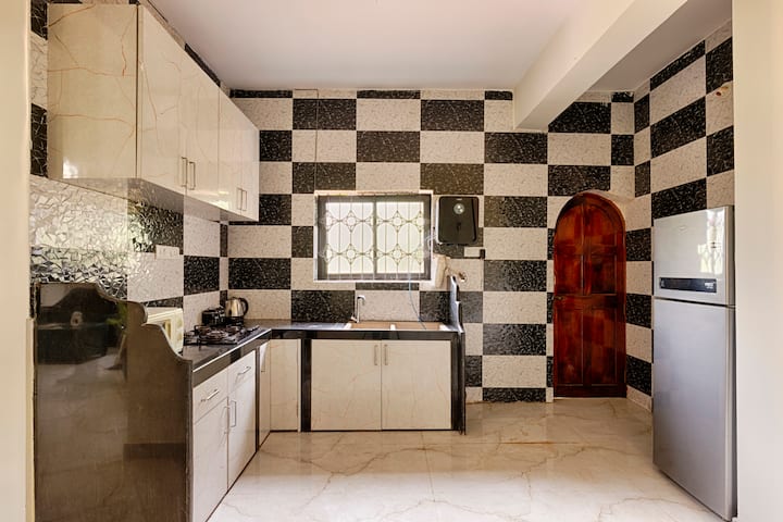 Kitchenette image 1