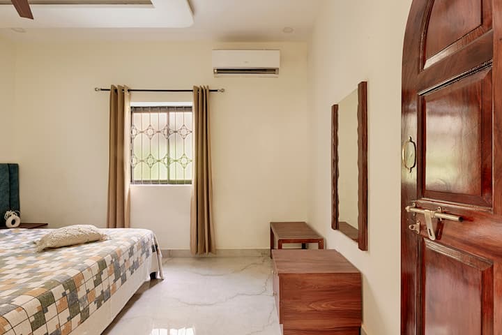 Bedroom 1 image 1