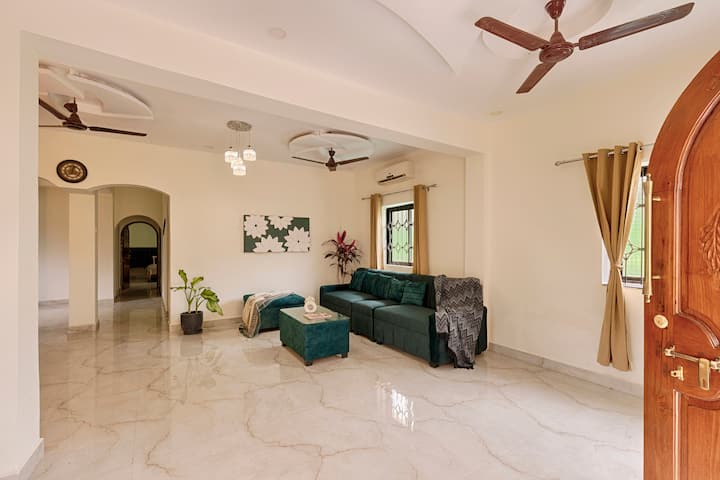 Living room image 2
