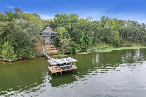 "The Bird House" Gorgeous 6 BR on the Big Water