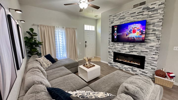 Modern 3br Near Disney | Pool Family Friendly - Kissimmee, FL