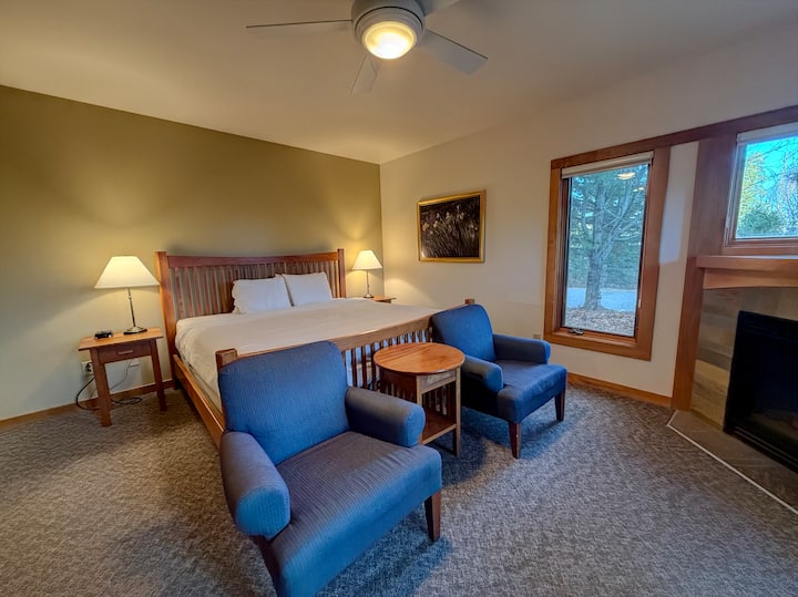 Hillside Lower King Guestroom - Lutsen, MN