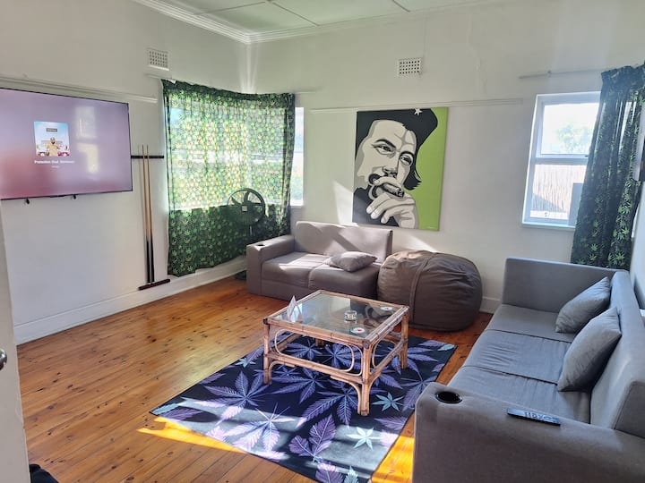 The Green Reefer 420 Friendly Backpackers - Stellenbosch