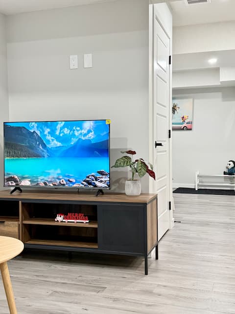 Top Airbnb: Meet’s Retreat (2 bed 1 bath basement) in Fulton Meadows