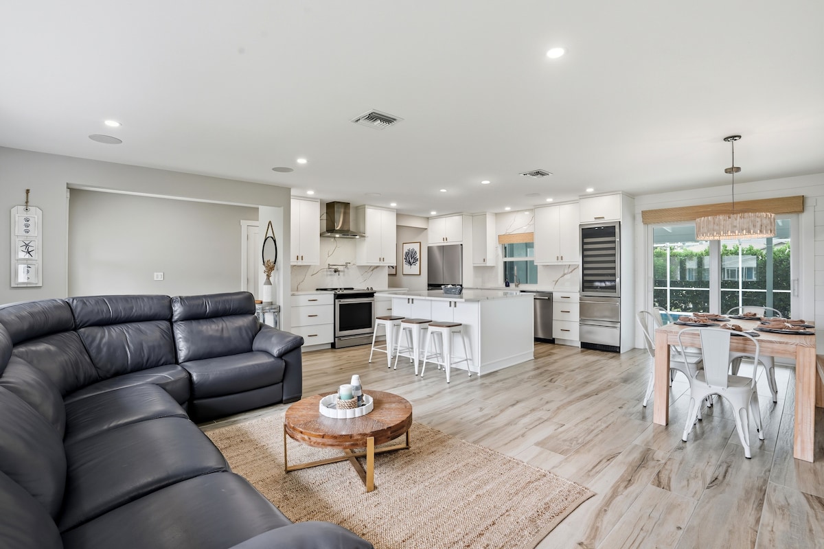 Top Airbnb: Gulf Access/Heated Pool & Jacuzzi/Up to 8 in San Carlos Park