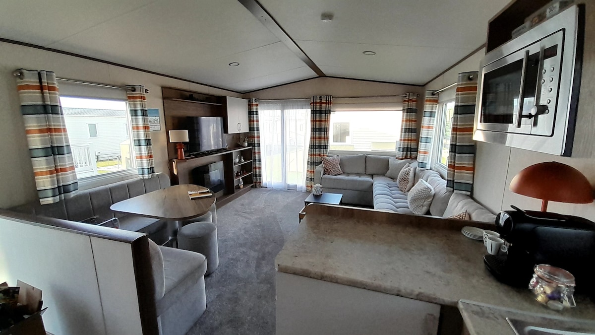 Successful Airbnb property: While away the hours Whitstable in Chestfield