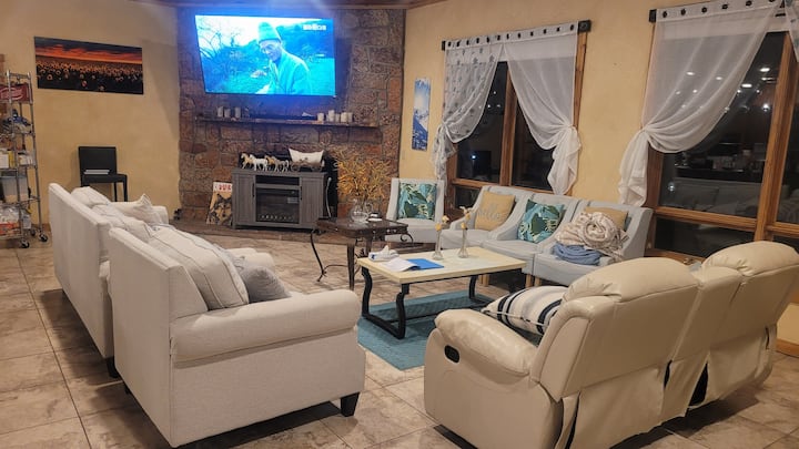 Mountain Retreat | Lodge On 21 Acres Of Forest - Woodland Park, CO