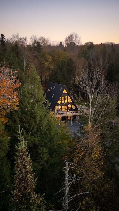 Newly-Built A-Frame w/ Hot Tub & Sauna
