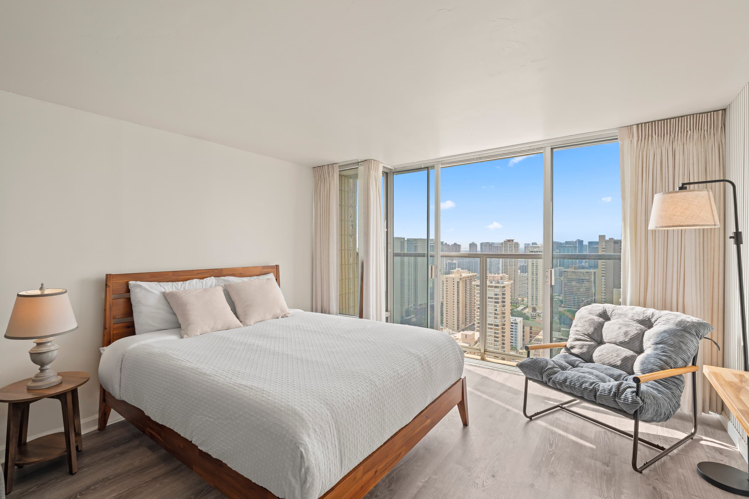 Fully renovated in October 2025,43th floor - Image 8