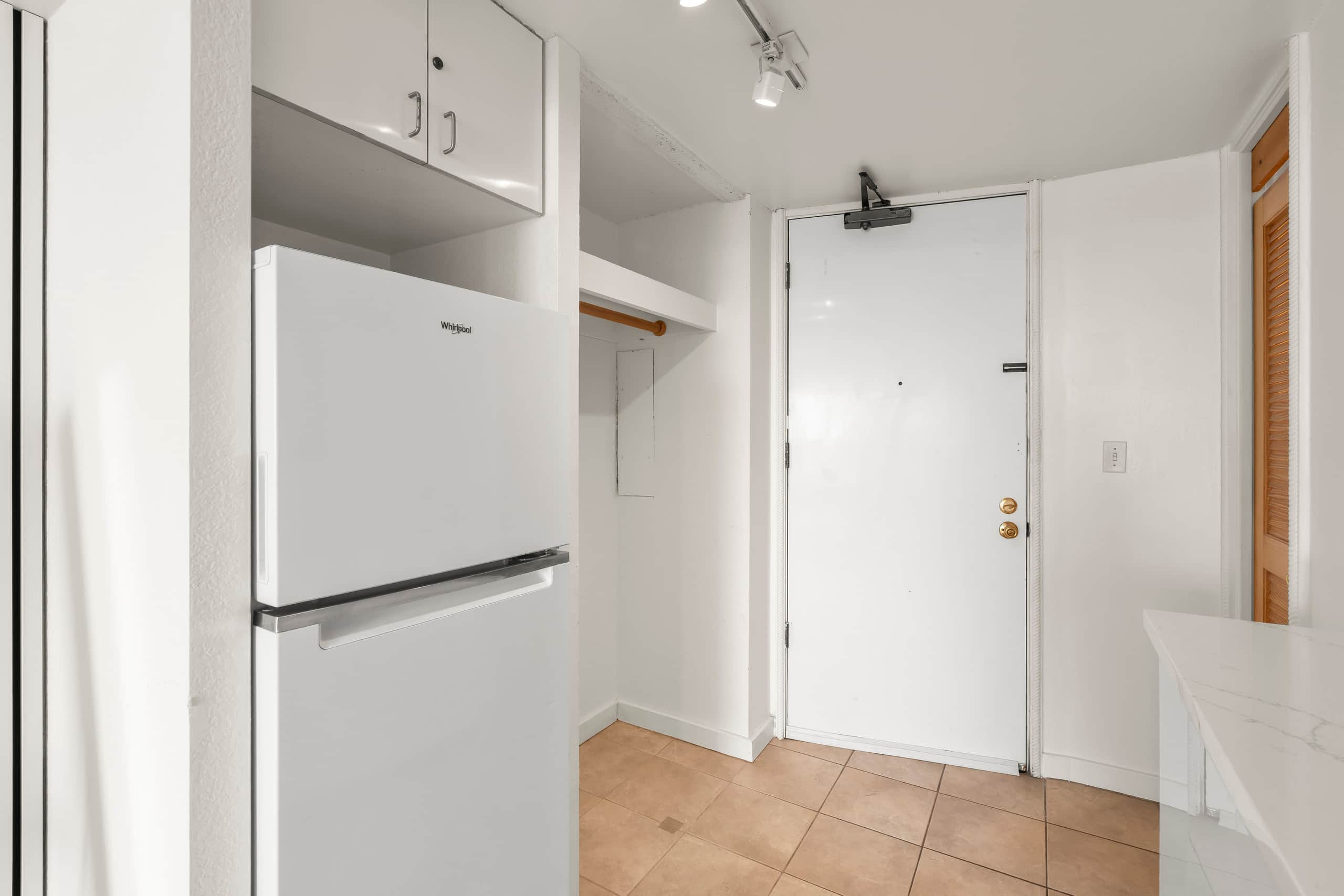 Fully renovated in October 2025,43th floor - Image 7