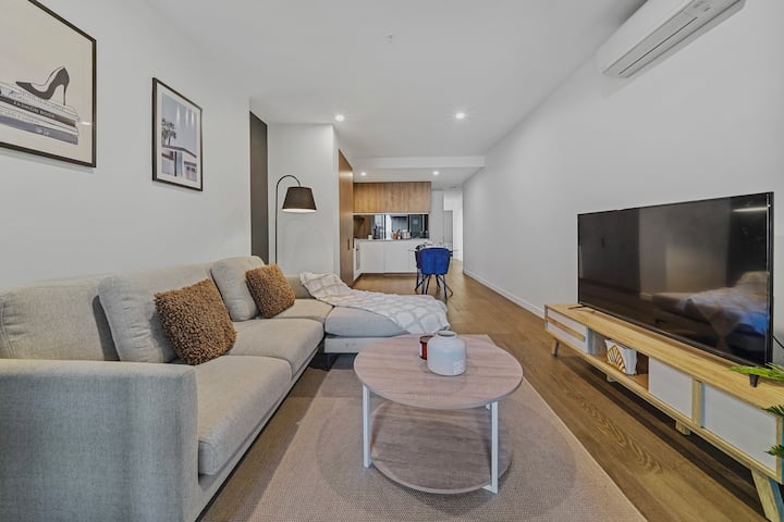 Luxury Oasis 16th Floor | Pool + Free Parking - Brisbane