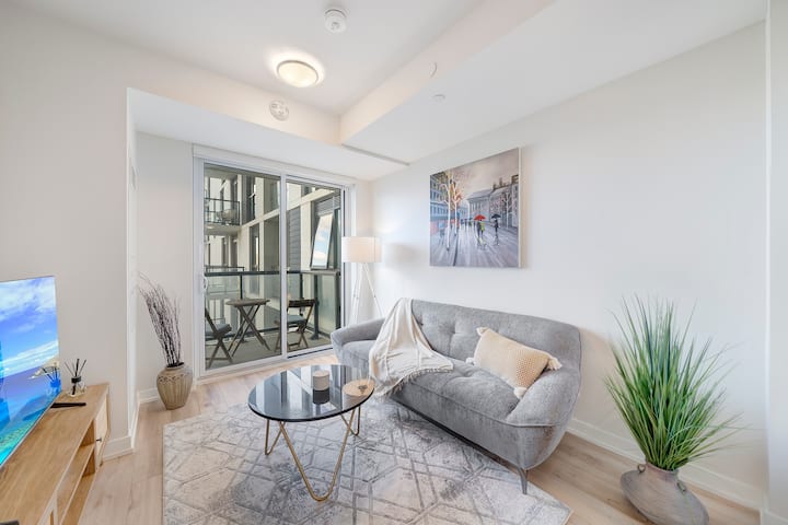Executive 1bd+den Suite|perfect For Extended Stay - Oakville