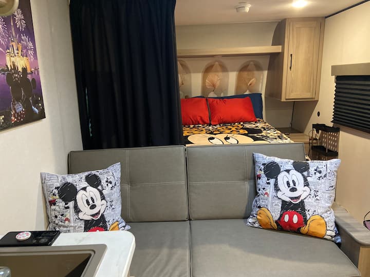 Дневна соба со телевизор 