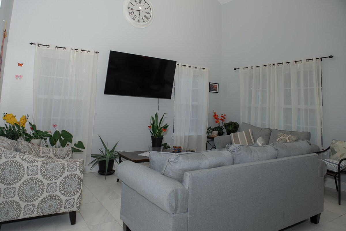 3BR Home in Gainesville | Pool | Peaceful Location