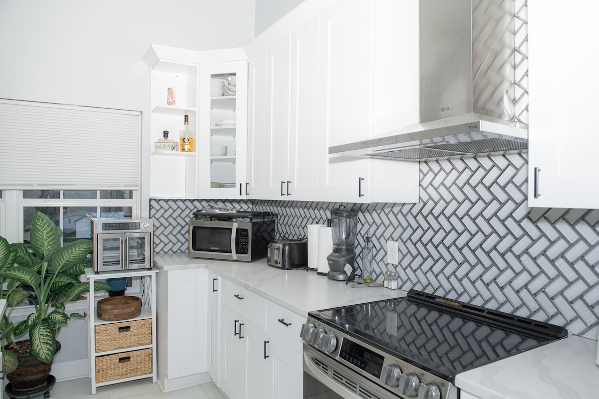 3BR Home in Gainesville | Pool | Peaceful Location