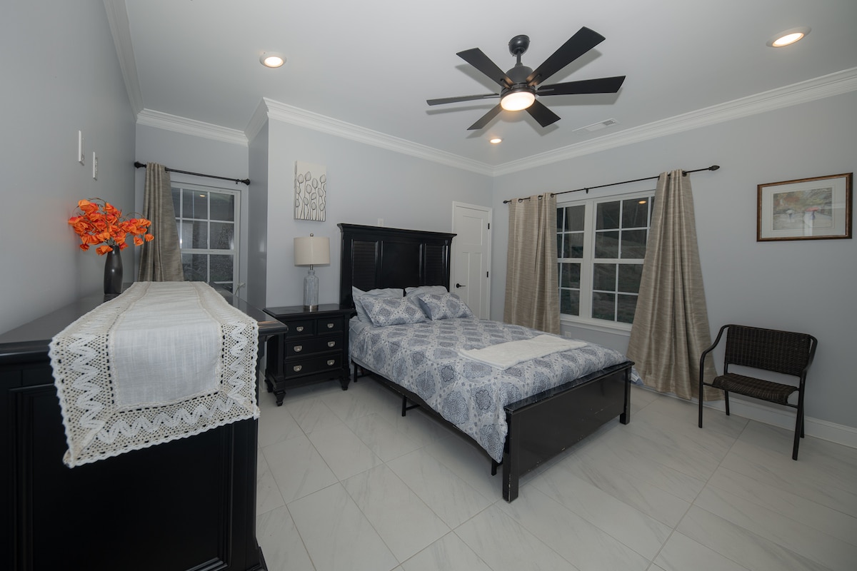 3BR Home in Gainesville | Pool | Peaceful Location