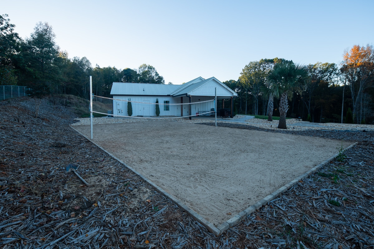 3BR Home in Gainesville | Pool | Peaceful Location