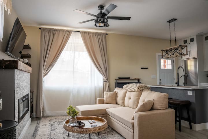 Spacious Luxury Retreat | Fireplace, Garden Oasis - Thornton, CO