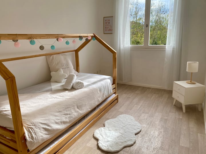 მსუბუქი და ნათელი ოთახი, სადაც მშვიდად დაიძინებთ ✨