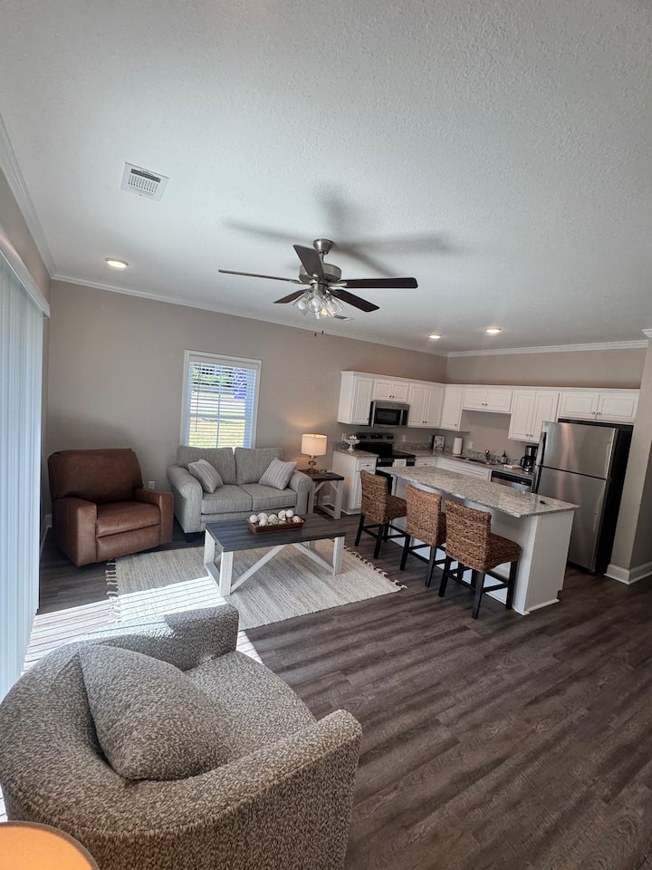Coastal Comfort In The Heart Of Statesboro - Statesboro, GA