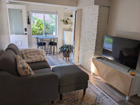 Top Airbnb: Mount Pleasant Garden Suite in Mount Pleasant
