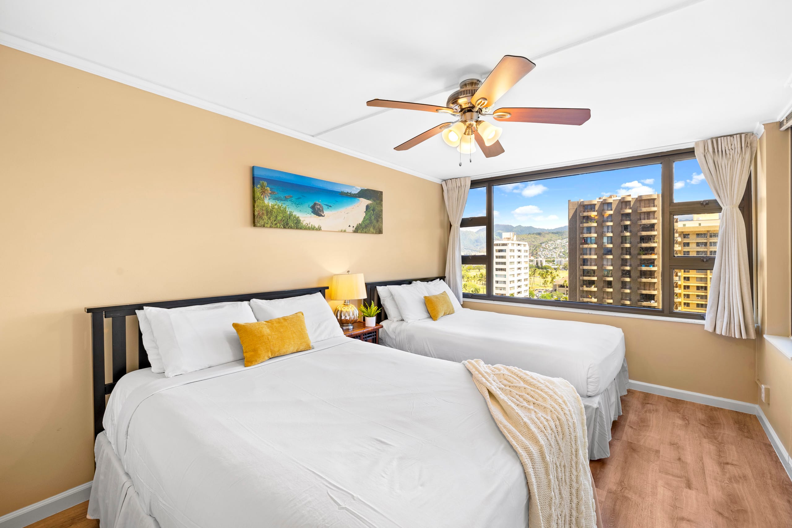 Condo in Honolulu · ★4.76 · 1 bedroom · 3 beds · 1 private bath - Image 1