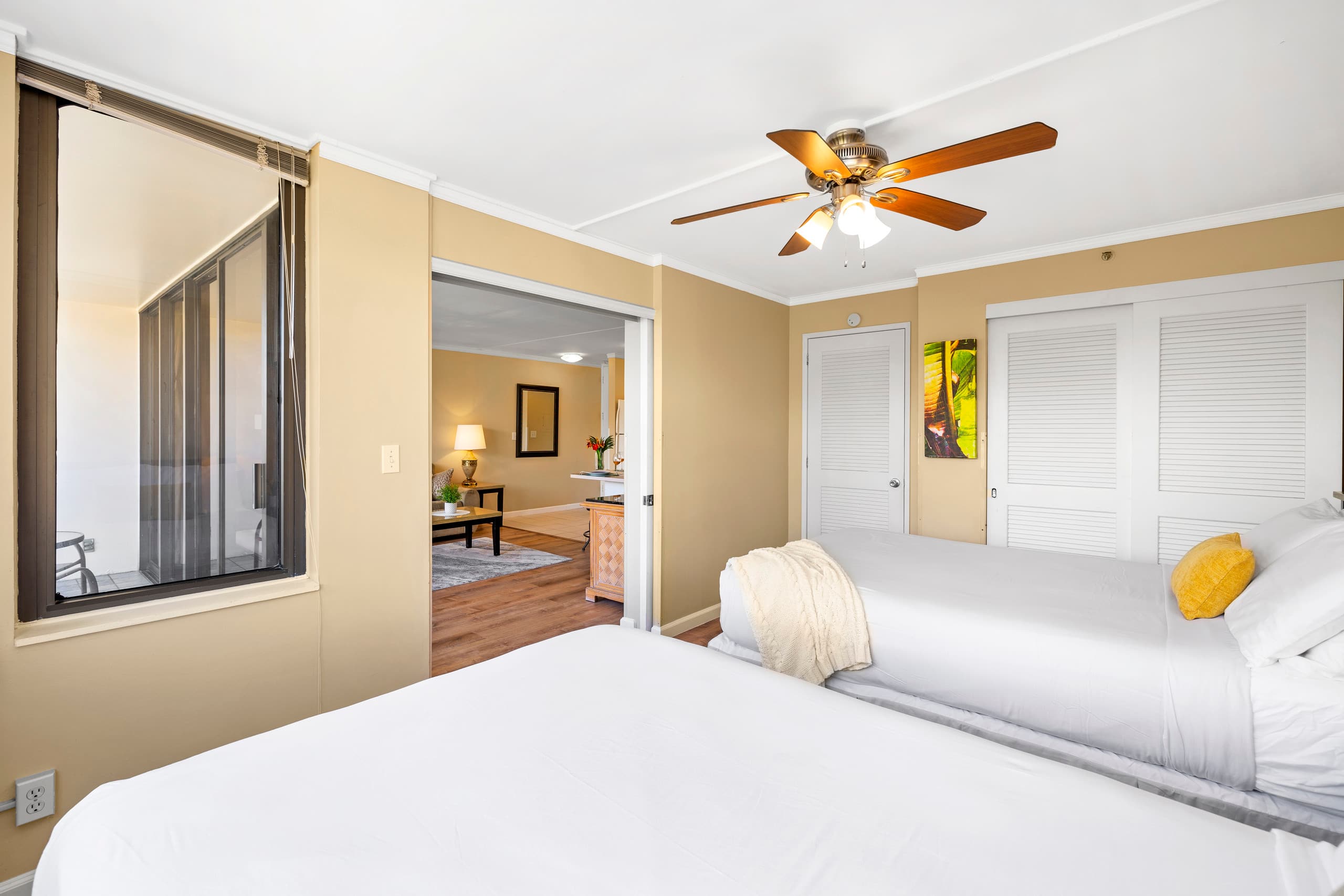 Condo in Honolulu · ★4.76 · 1 bedroom · 3 beds · 1 private bath - Image 27