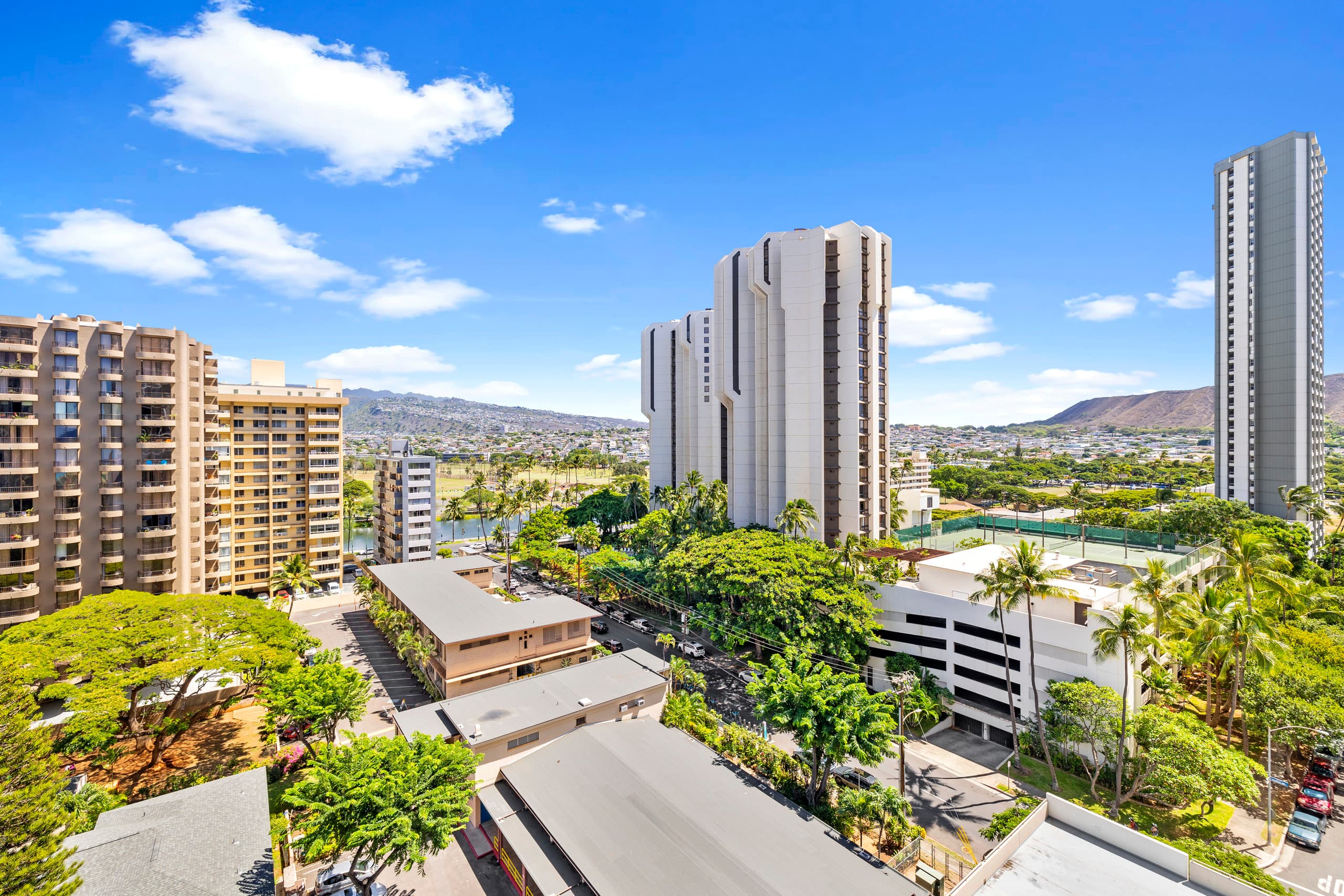 Condo in Honolulu · ★4.76 · 1 bedroom · 3 beds · 1 private bath - Image 32