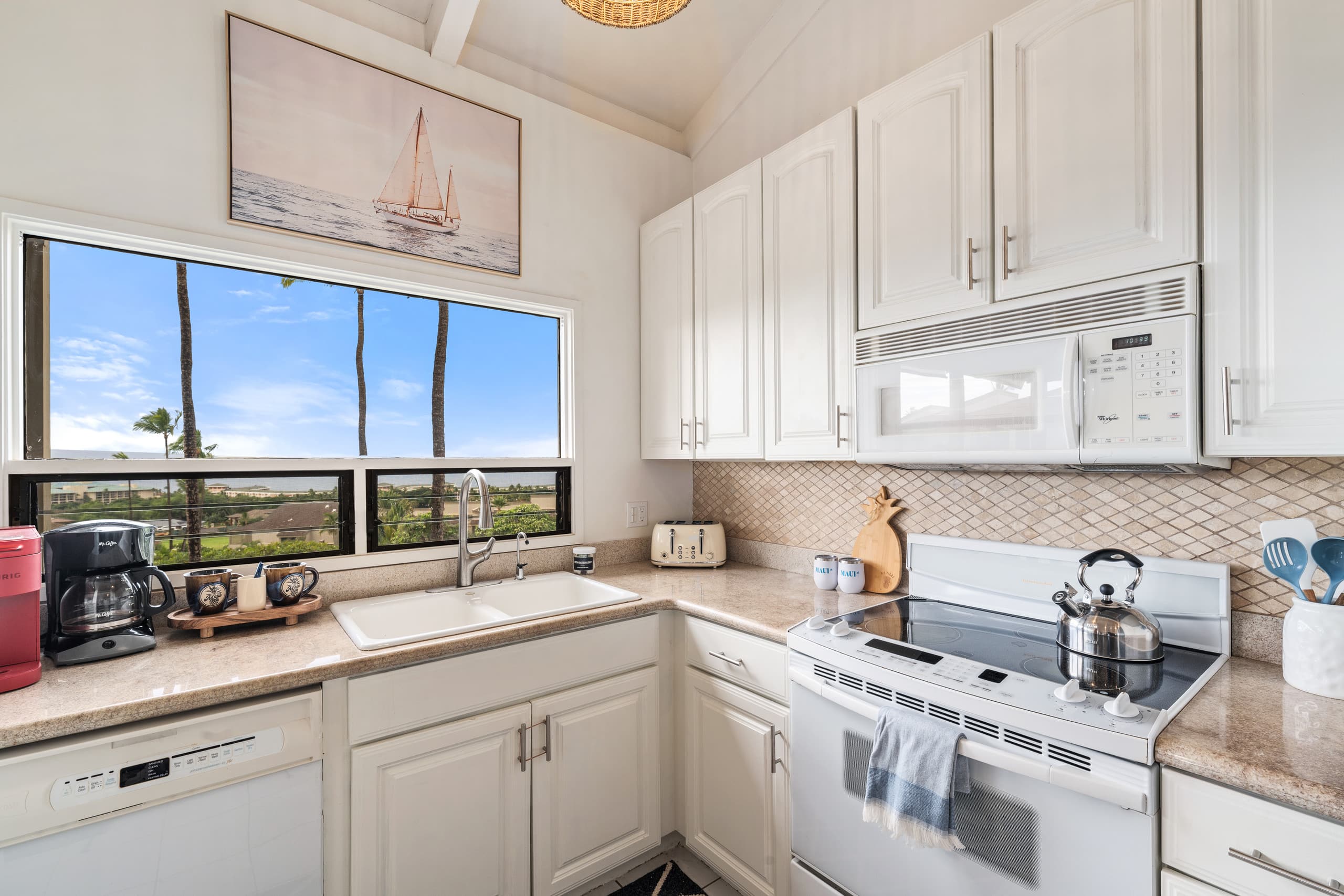 Luxe Wailea Getaway | Stunning Ocean Views - Image 17
