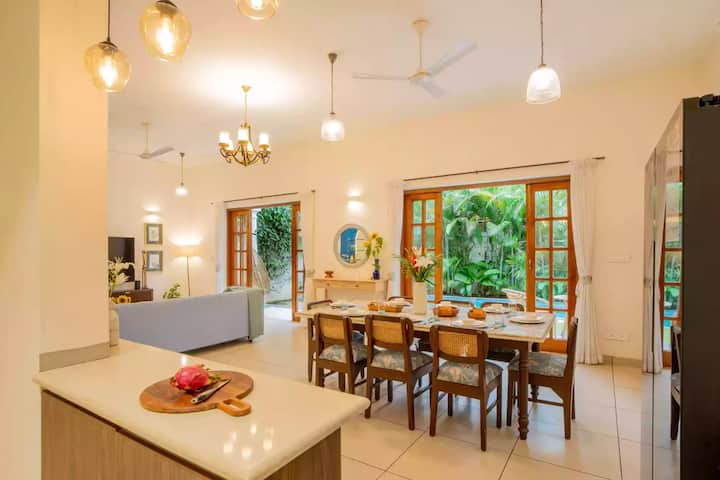 Dining area image 4