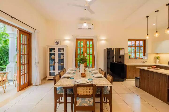 Dining area image 3