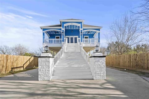 Family-Friendly Coastal Retreat