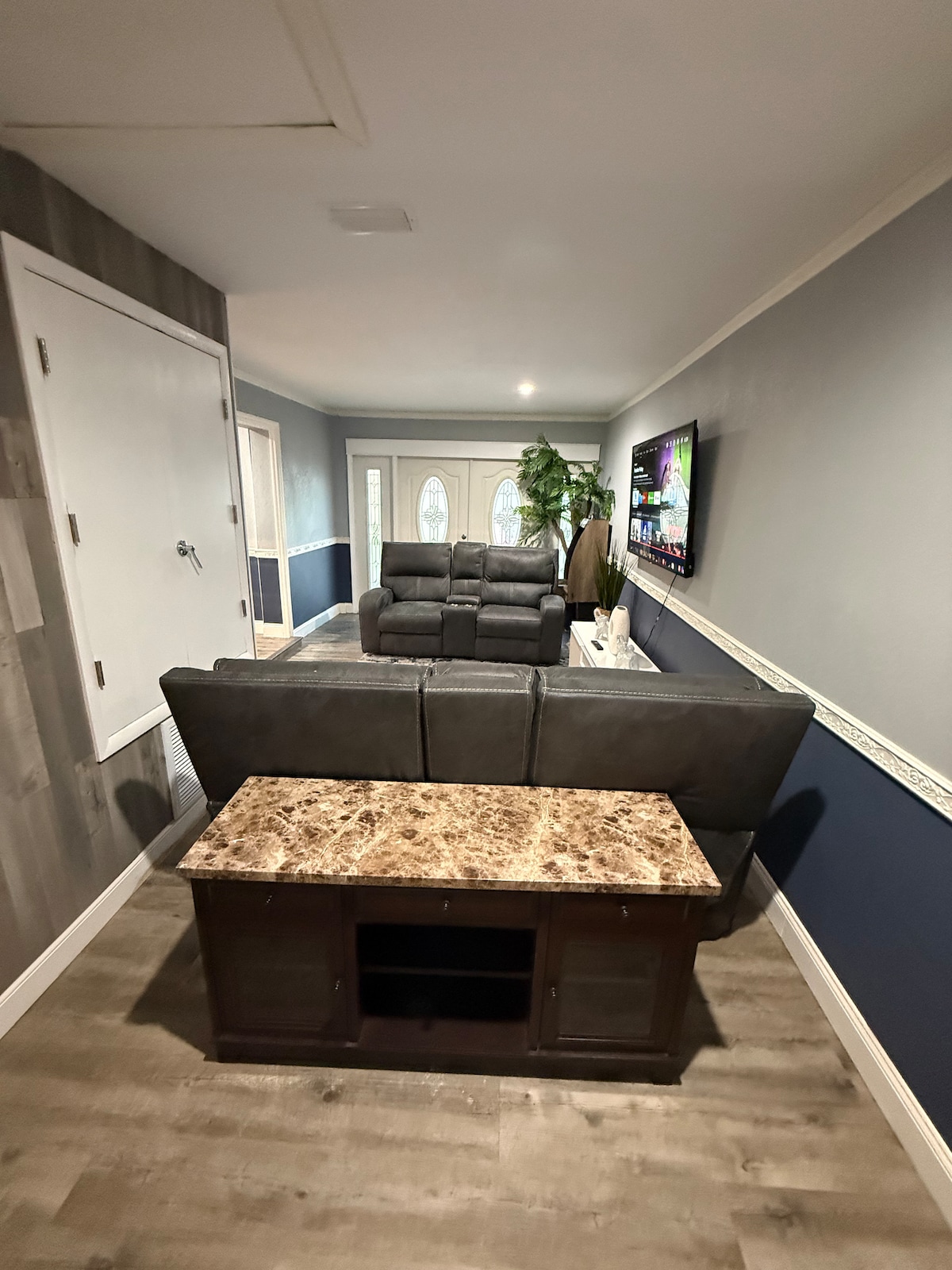 Top performing Airbnb: 4 king bedroom house blue beach house Daytona in Daytona Beach