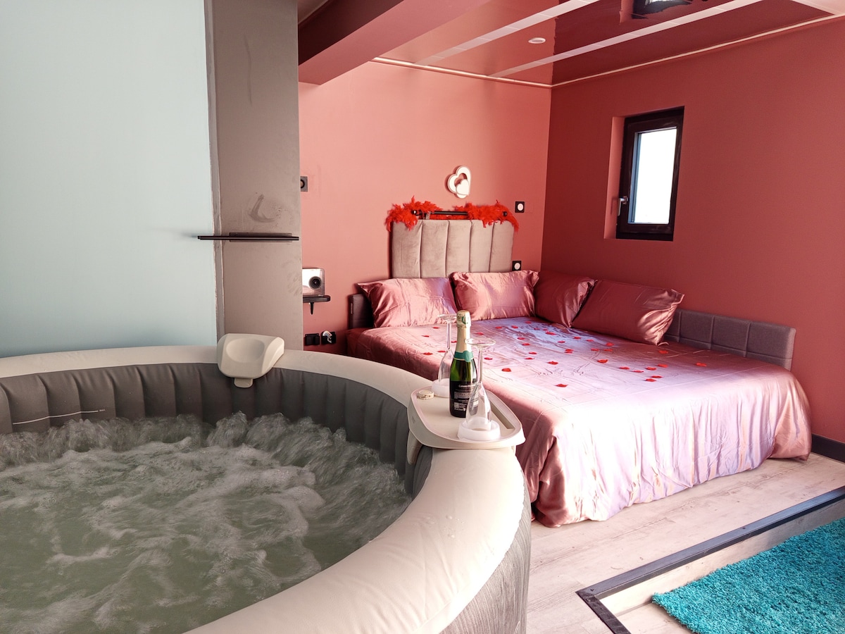 Chambre Romantique avec Spa Privé Intérieur dans Rimons, Nouvelle ...