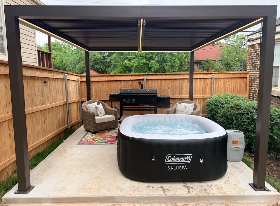 Backyard — outdoor entertaining space