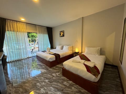 Deluxe Family Room