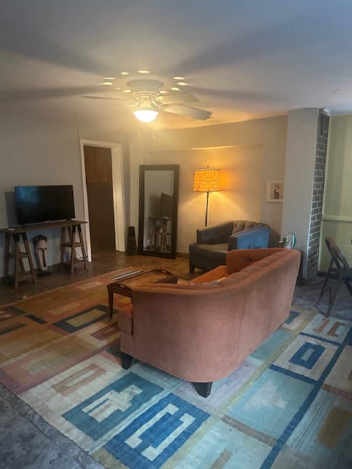 Quaint 2 Bedroom, Safe, On A Beautiful Lot. - Leeds, AL