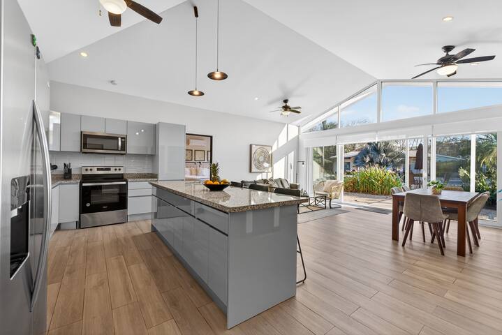 3BR Beach House in Avellanas | Pool | Sleeps 6