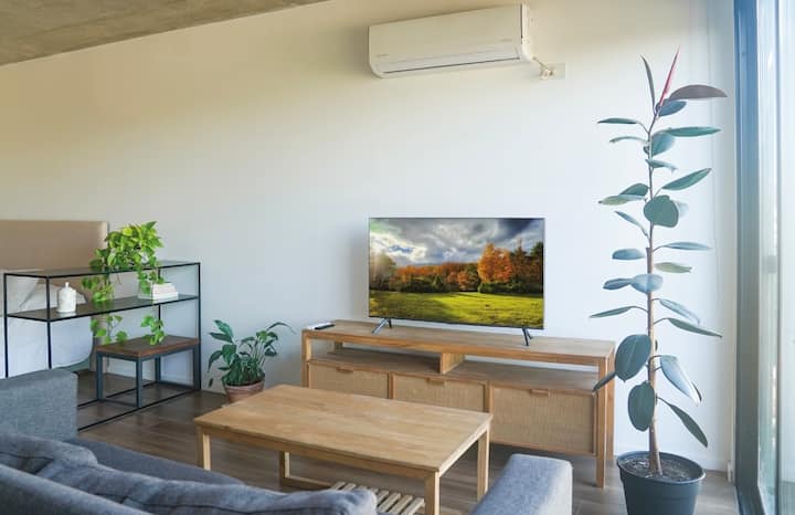 Studio novo com piscina, jardim, lavanderia e área de churrasco em Saavedra