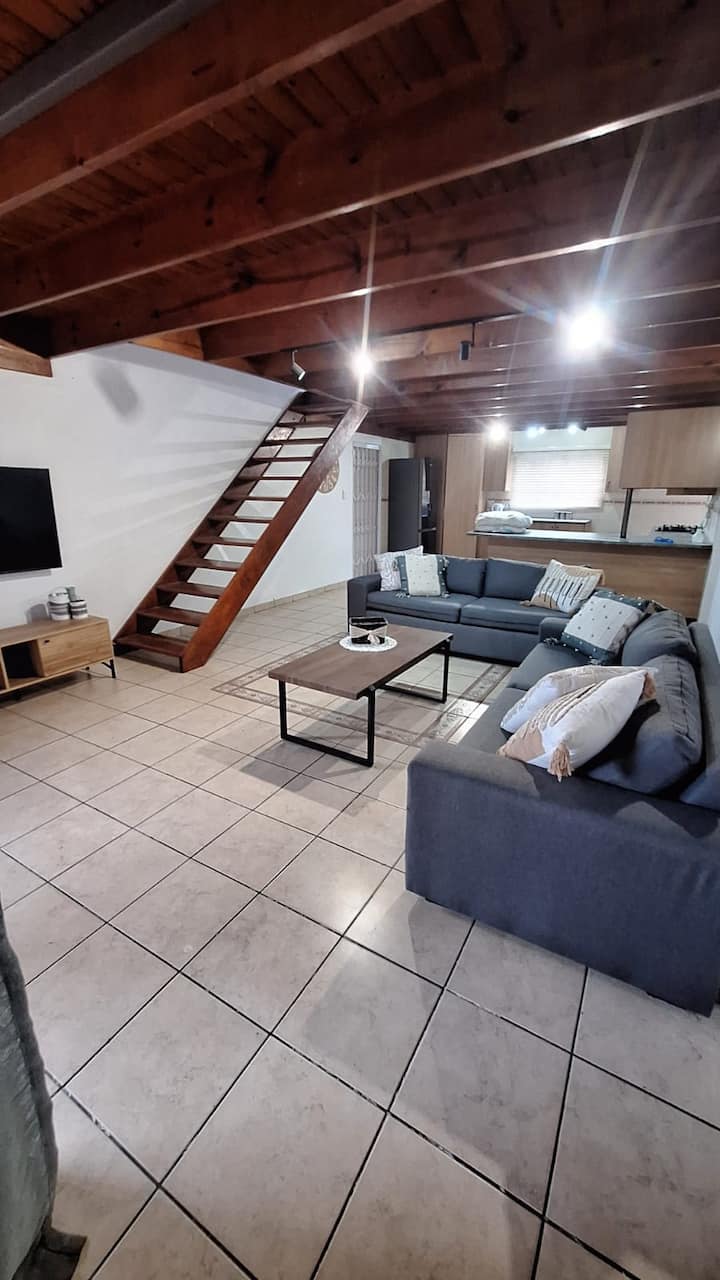 Secure House In Complex Near Or. Thambo Airport. - Kempton Park