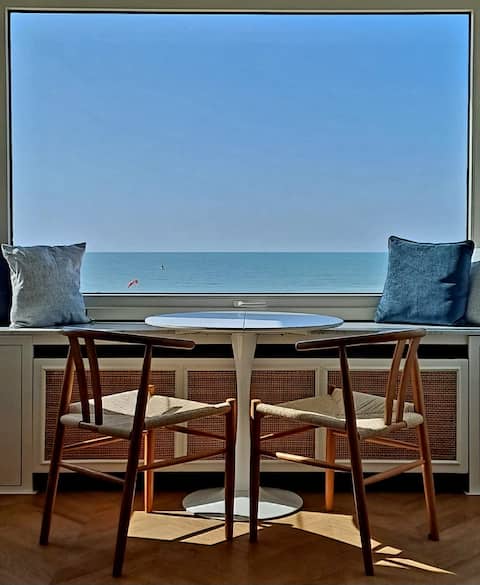 Top performing Airbnb: Blue Shrimp in Oostende