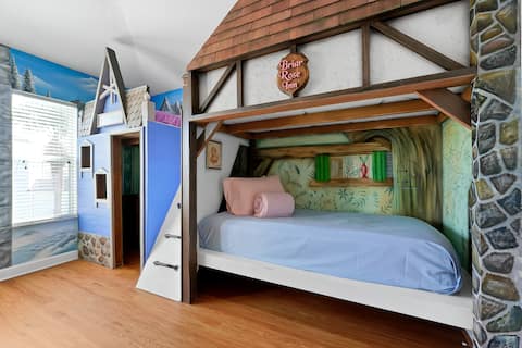 Top Airbnb: Private Pool~BabyReady~Princess Playroom~Waterpark in Four Corners