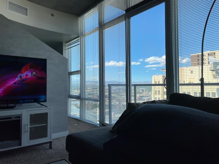 Luxury Residence - Views, Pool, Location! - Denver