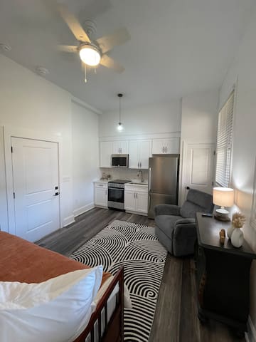 Listing in Forest City