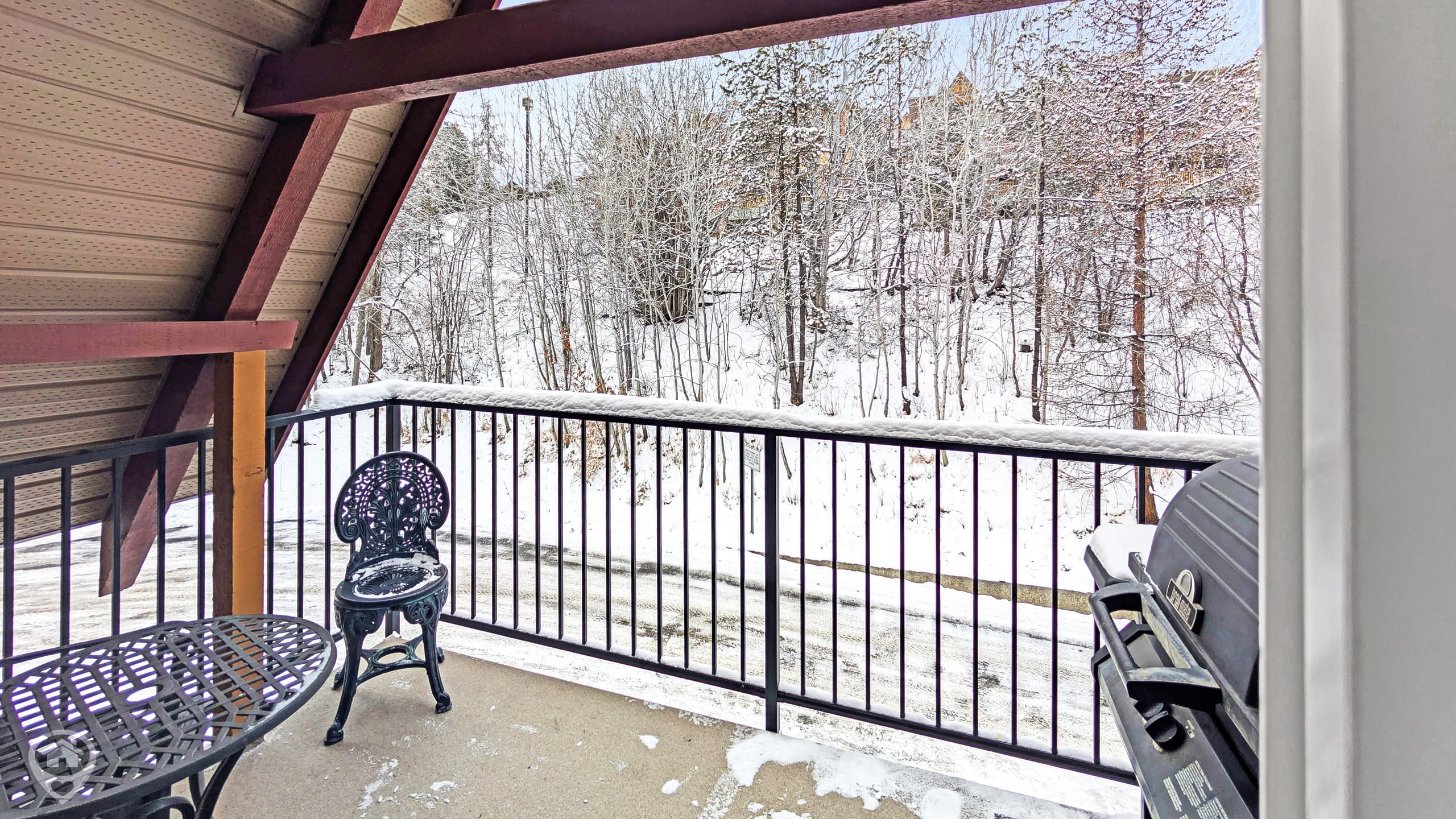 Purcell Condo with Balcony Near Ski Slopes - Photo 12