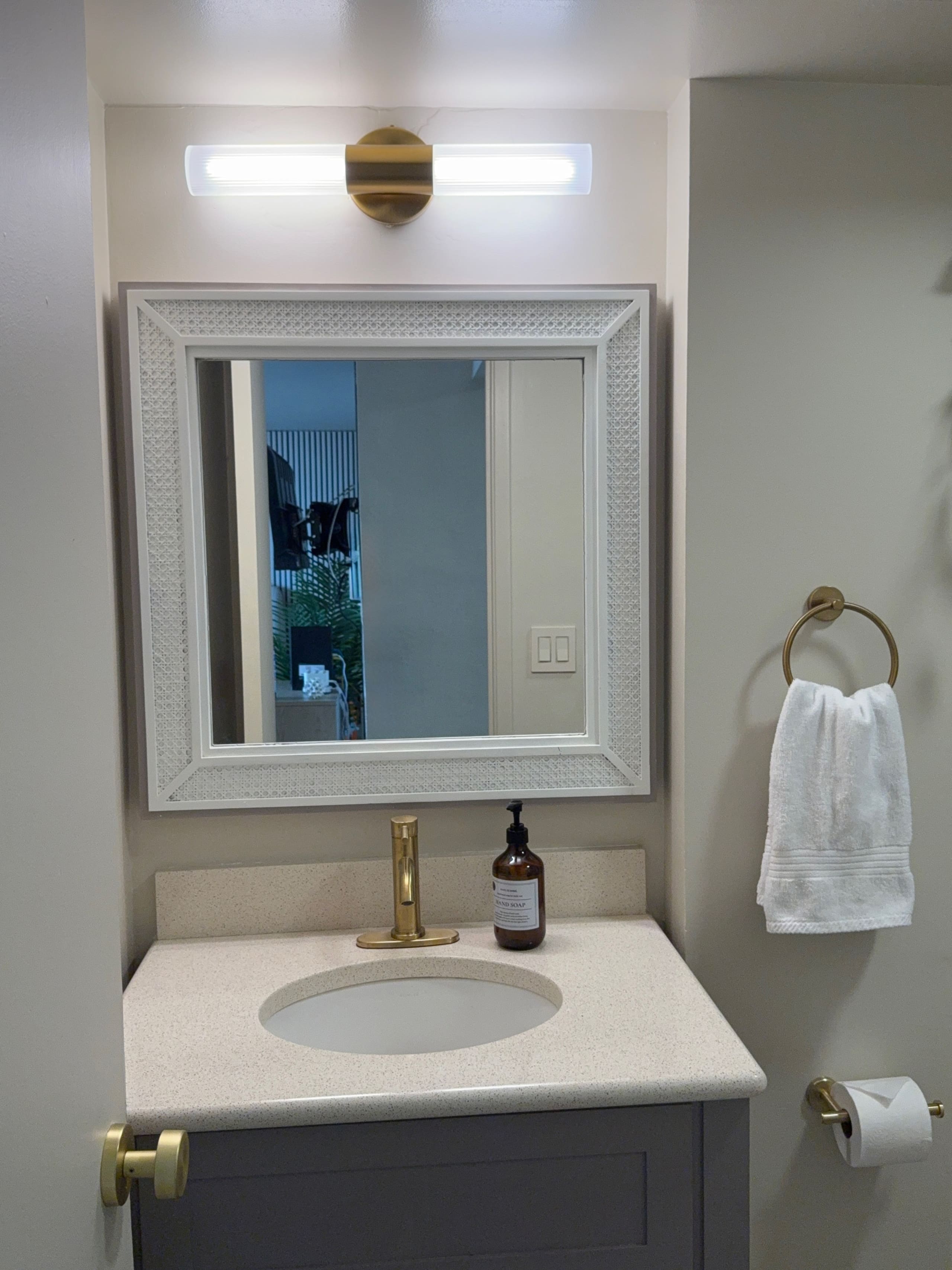 Home in Honolulu · ★4.92 · 1 bedroom · 2 beds · 1 private bath - Image 9