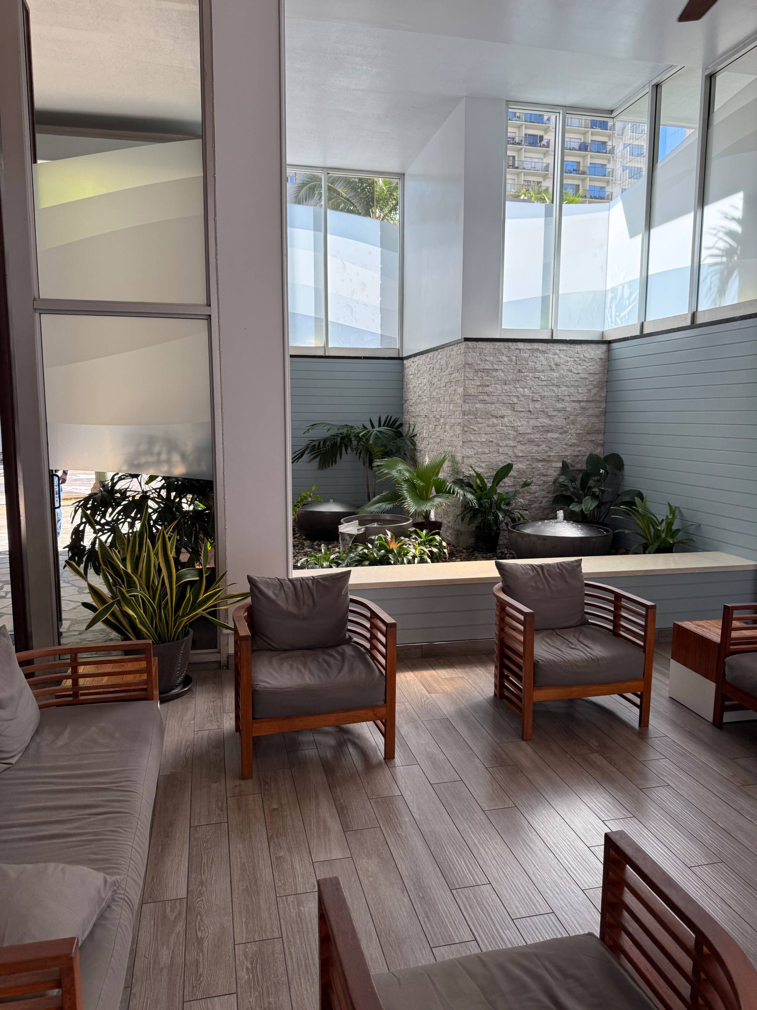 Home in Honolulu · ★4.92 · 1 bedroom · 2 beds · 1 private bath - Image 20